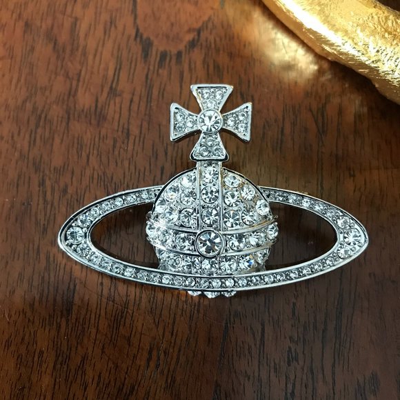 NEW VIVIENNE WESTWOOD Silver Bas Relief ORB BROOCH - Picture 2 of 8